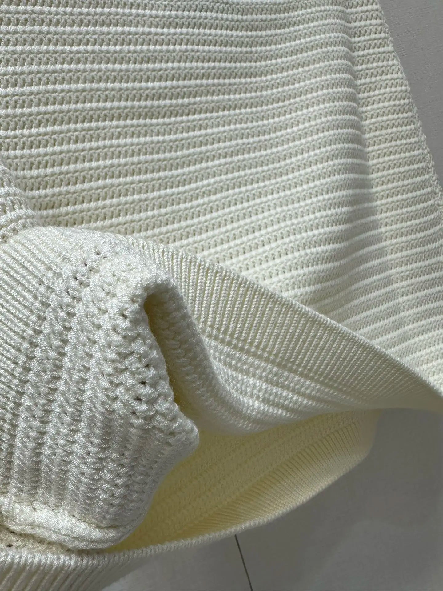 Spring 2025 new women's suit Beige sexy high-elasticity women's halter top embroidered women's slim and versatile wool sweater